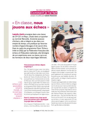 « En classe, nous jouons aux échecs »